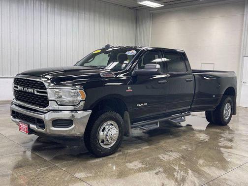2022 RAM 3500 Big Horn Crew Cab 4x4 8' Box