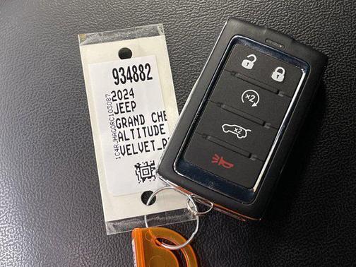 2024 Jeep Grand Cherokee Altitude