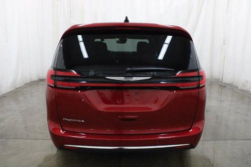 2025 Chrysler Pacifica L
