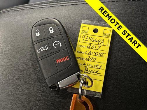 2017 Chrysler 200 Limited