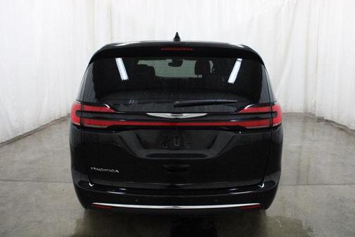 2025 Chrysler Pacifica L