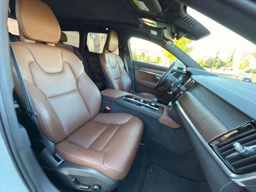 2022 Volvo V90 Cross Country B6