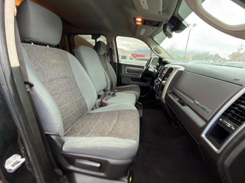 2018 RAM 2500 Big Horn Crew Cab 4x4 6'4' Box