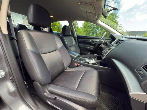2016 Nissan Altima 2.5 SR