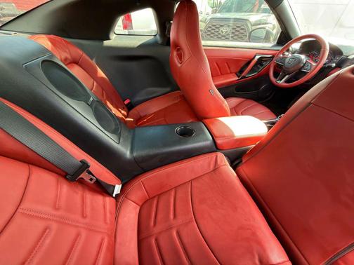 2024 Nissan GT-R Premium Dual-clutch 6-Speed Transmission