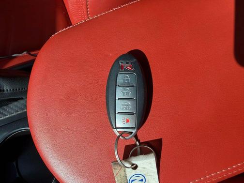 2024 Nissan GT-R Premium Dual-clutch 6-Speed Transmission