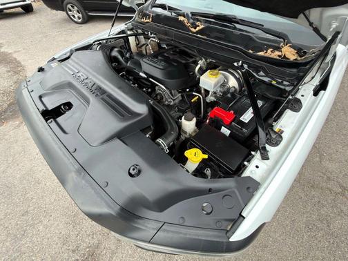 2022 RAM 2500 Tradesman Crew Cab 4x4 8' Box