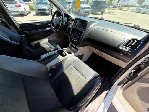 White Knuckle Clearcoat 2020 Dodge Grand Caravan SXT