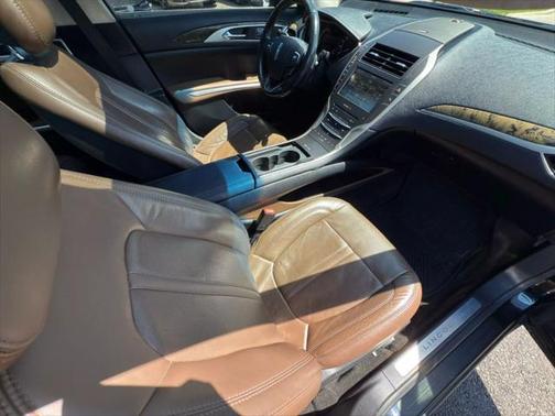 2016 Lincoln MKZ Base