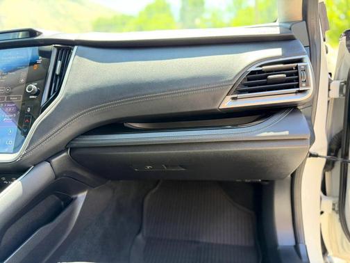 Crystal White Pearl 2020 Subaru Outback Limited