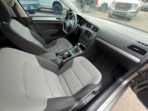 2016 Volkswagen e-Golf SE