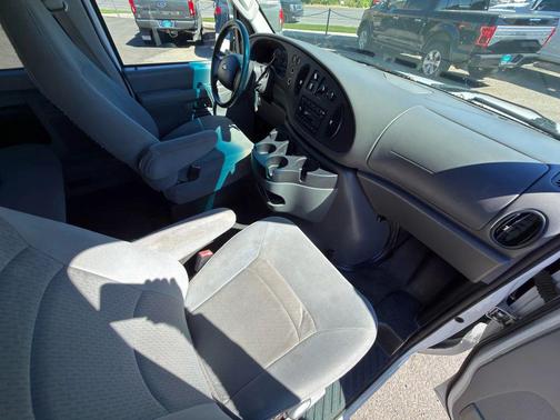 2008 Ford E350 Super Duty XLT Extended Van 3D