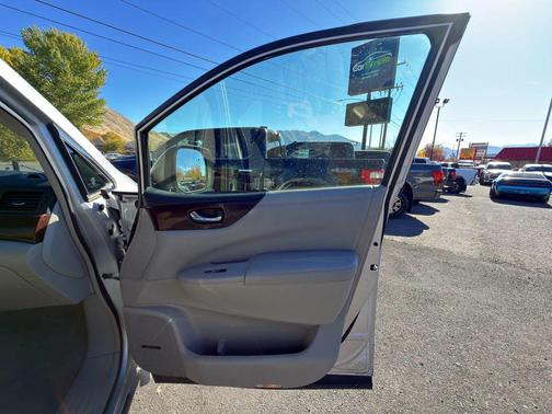 2014 Nissan Quest LE