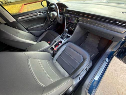 2020 Volkswagen Passat 2.0T R-Line