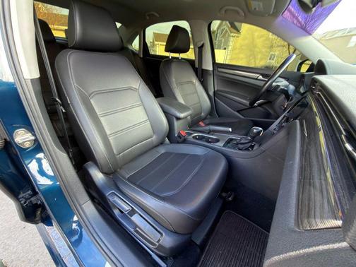 2020 Volkswagen Passat 2.0T R-Line