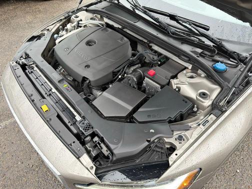 2020 Volvo S60 T5 Momentum