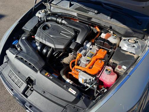 2022 Hyundai SONATA Hybrid SE
