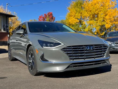 2022 Hyundai SONATA Hybrid SE