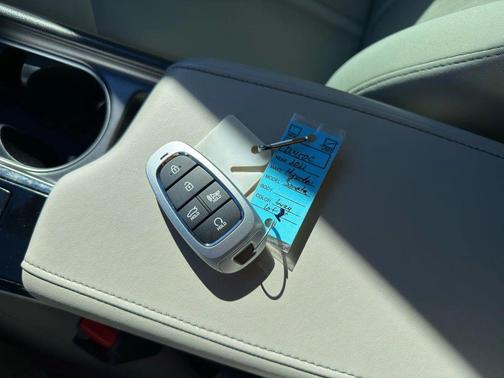 2022 Hyundai SONATA Hybrid SE