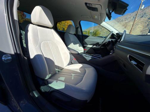 2022 Hyundai SONATA Hybrid SE