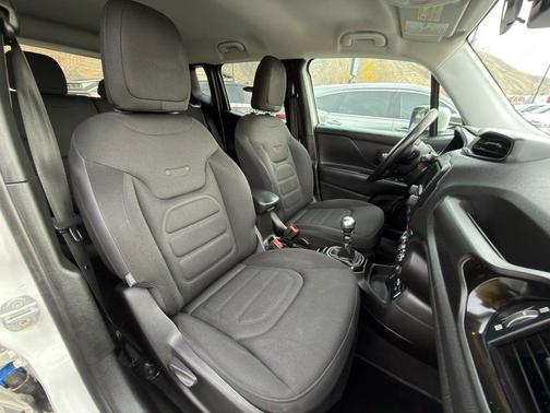 2017 Jeep Renegade Altitude