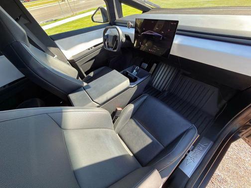2024 Tesla Cybertruck All-Wheel Drive