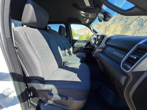 2019 RAM 2500 Big Horn Crew Cab 4x4 8' Box