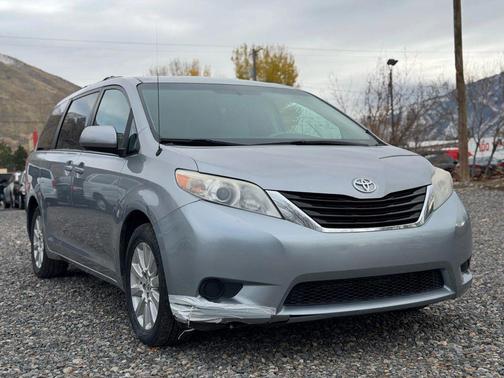 2012 Toyota Sienna LE