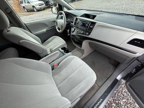 2012 Toyota Sienna LE