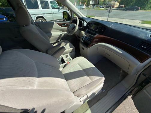 2015 Nissan Quest SV