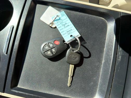 2011 Toyota Sienna LE