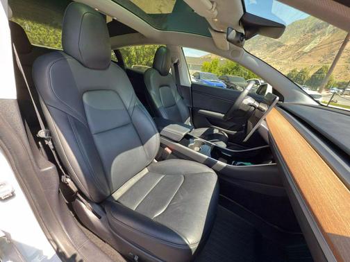 2020 Tesla Model 3 Performance