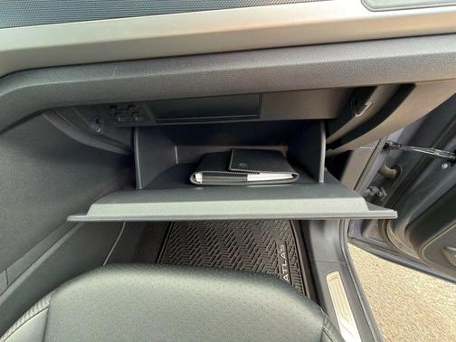 2021 Volkswagen Atlas Cross Sport 3.6L V6 SE w/Technology R-Line