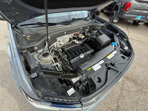 2021 Volkswagen Atlas Cross Sport 3.6L V6 SE w/Technology R-Line