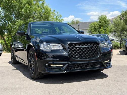 Gloss Black 2023 Chrysler 300 Touring