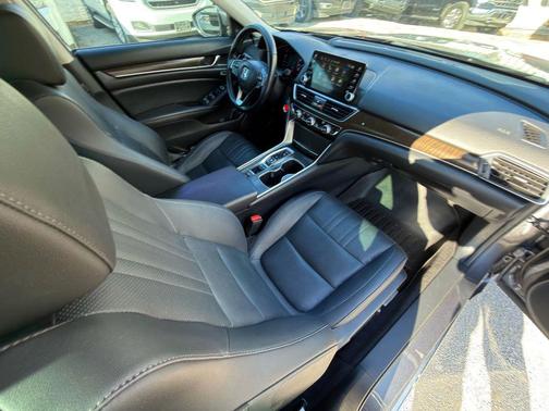 2019 Honda Accord Touring 2.0T