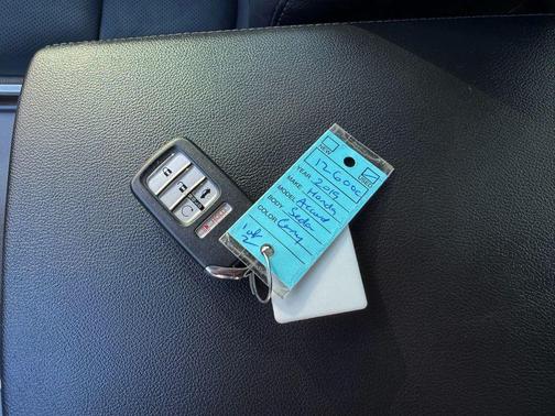 2019 Honda Accord Touring 2.0T