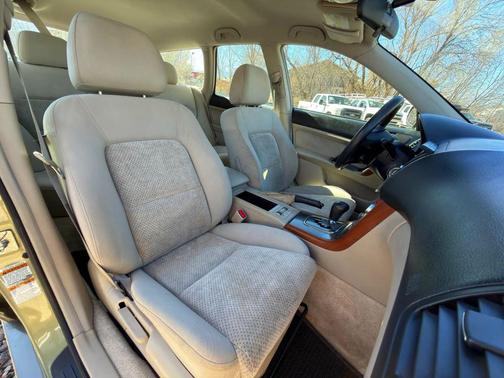 Willow Green Opal/Moss Green Metallic 2005 Subaru Outback 2.5 i