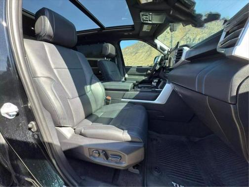 2023 Toyota Tundra Hybrid Platinum