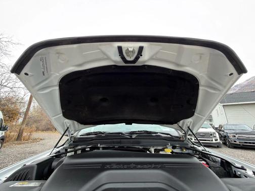 2022 RAM 2500 Tradesman Crew Cab 4x4 8' Box