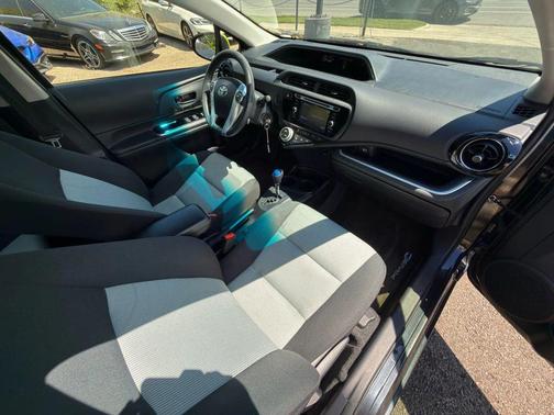 2016 Toyota Prius c Persona Series