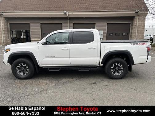 Photo 4 of 33 of 2022 Toyota Tacoma TRD Off Road