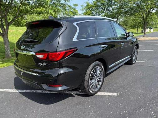 2017 INFINITI QX60 Base