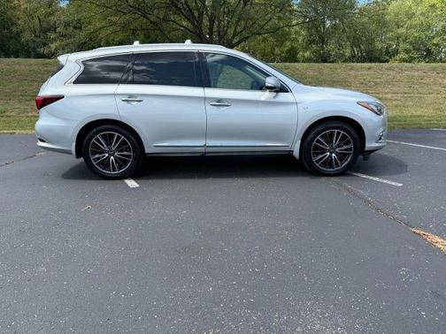 2017 INFINITI QX60 Base