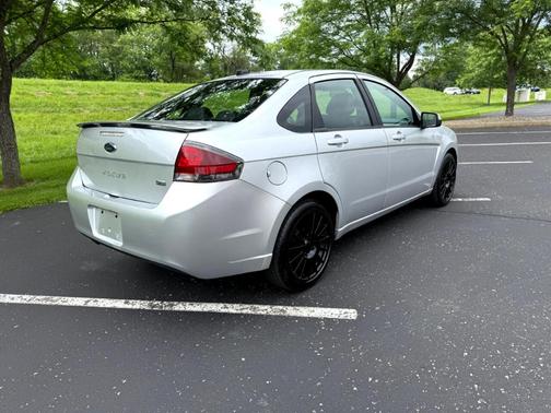 2010 Ford Focus SES