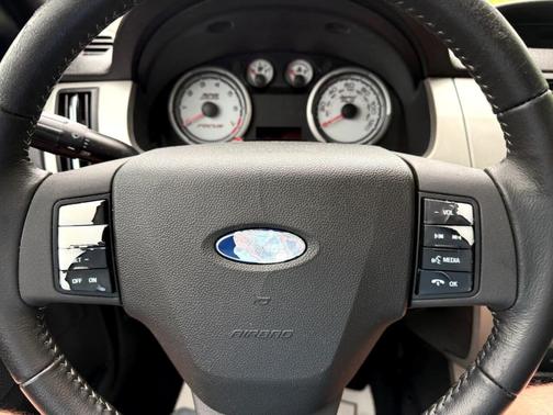 2010 Ford Focus SES