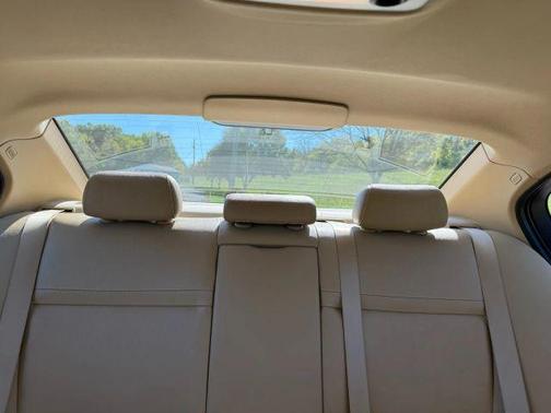 2011 BMW 328 i
