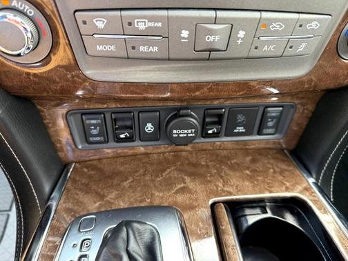 2017 INFINITI QX80 Base