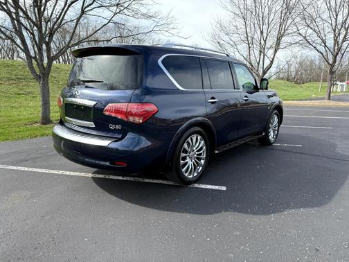 2017 INFINITI QX80 Base