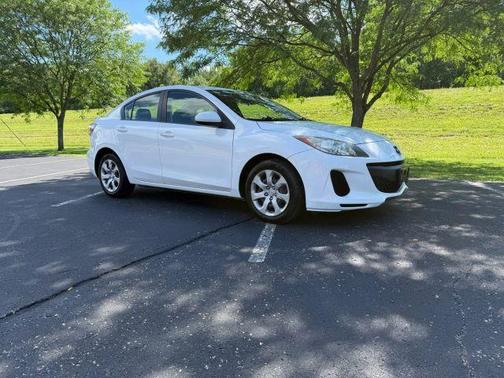 Crystal White Pearl Mica 2013 Mazda Mazda3 i SV
